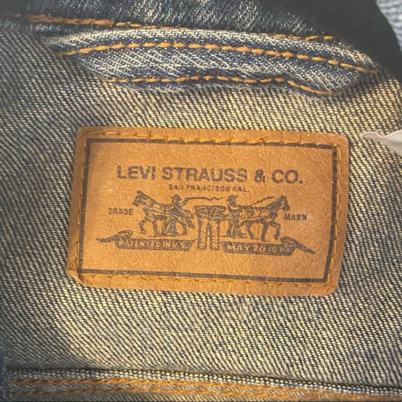 Levi’s Jean Jacket - Picture 6 of 8